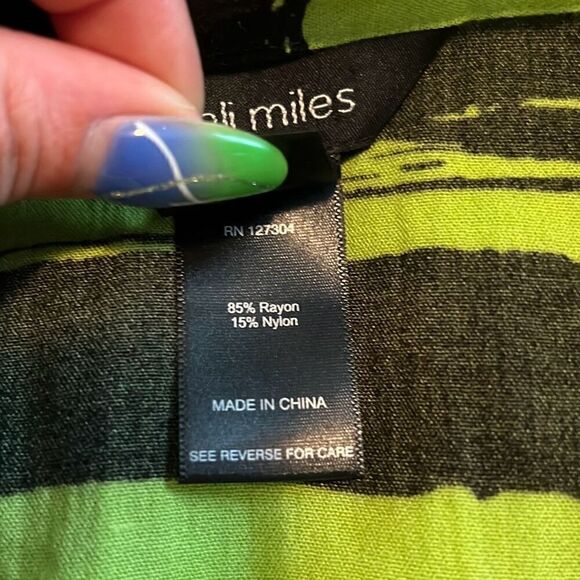 NWT Ali Miles Womens Neon Green Black Brush Stroke Print 3/4 Sleeve Blouse - Picture 9 of 9